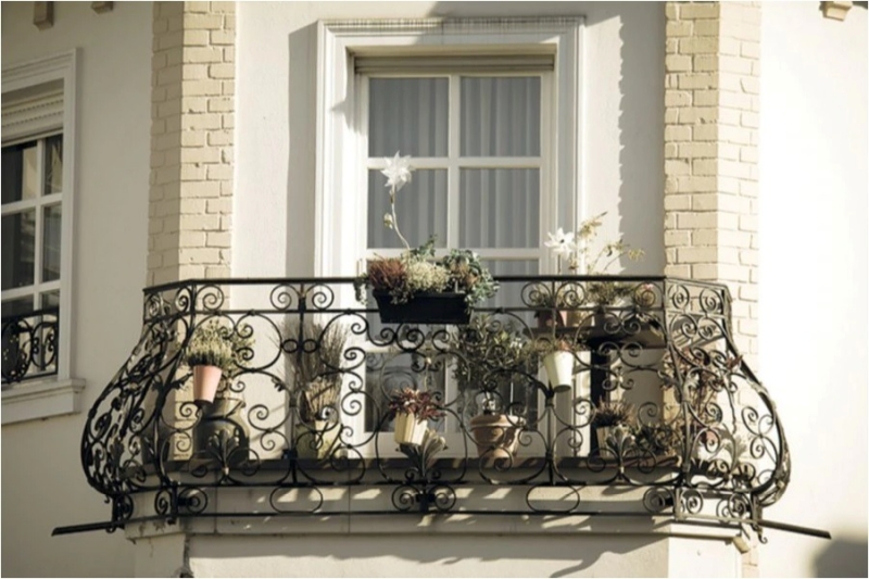 Thiết kế ban công phong cách cổ điển