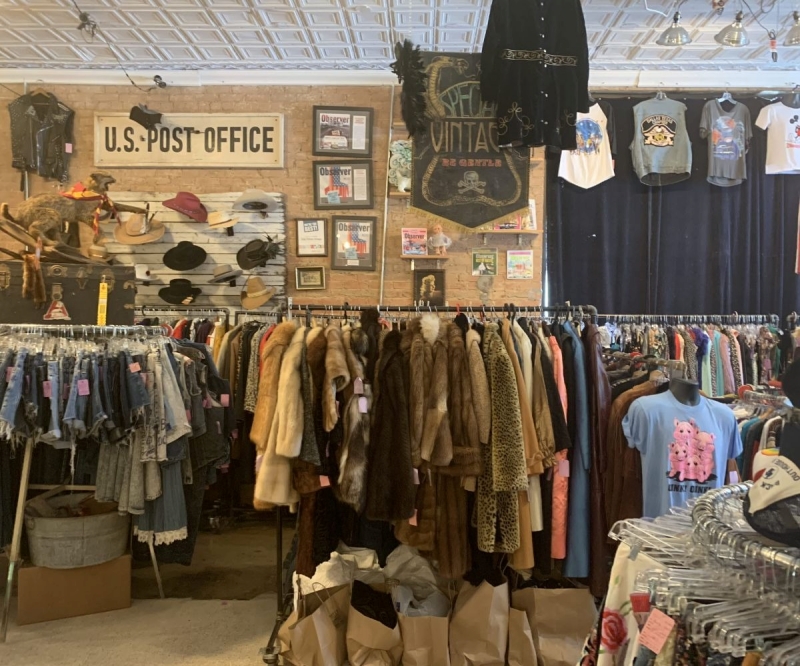 Thiết kế shop quần áo Unisex cá tính