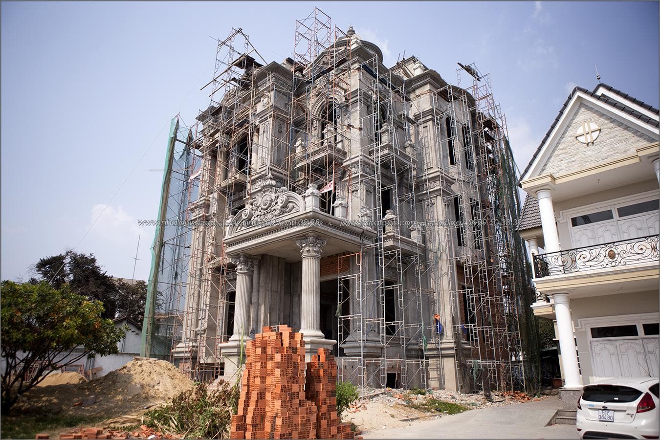 Tiến hành thi công phần thô của căn nhà