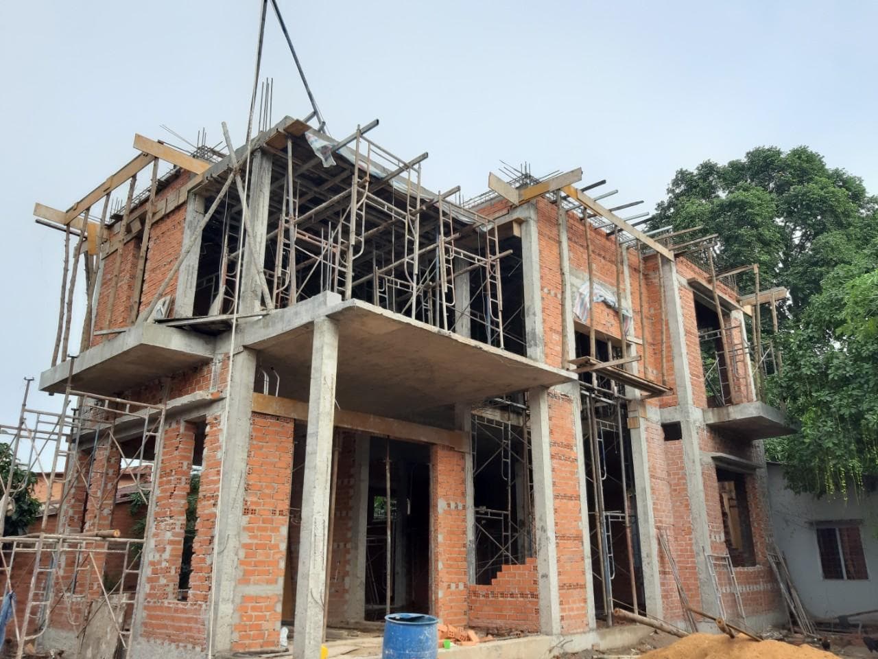 Tiến hành xây phần thô cho dự án xây nhà trọn gói