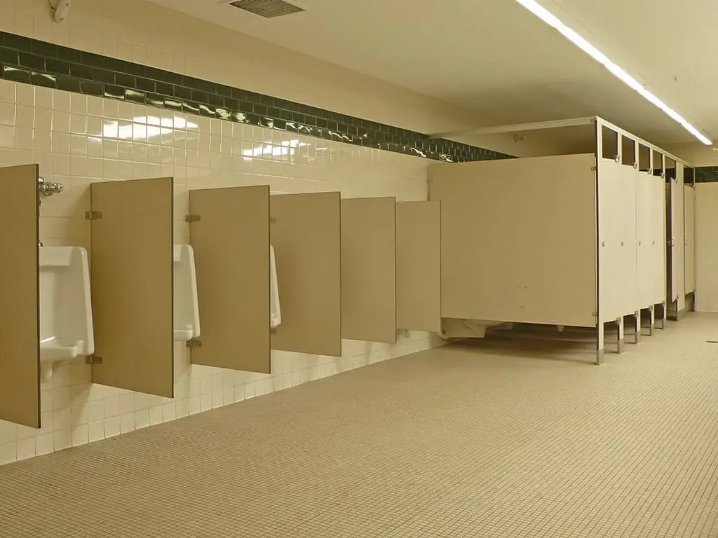 Kích thước tiêu chuẩn của vách nhà vệ sinh 